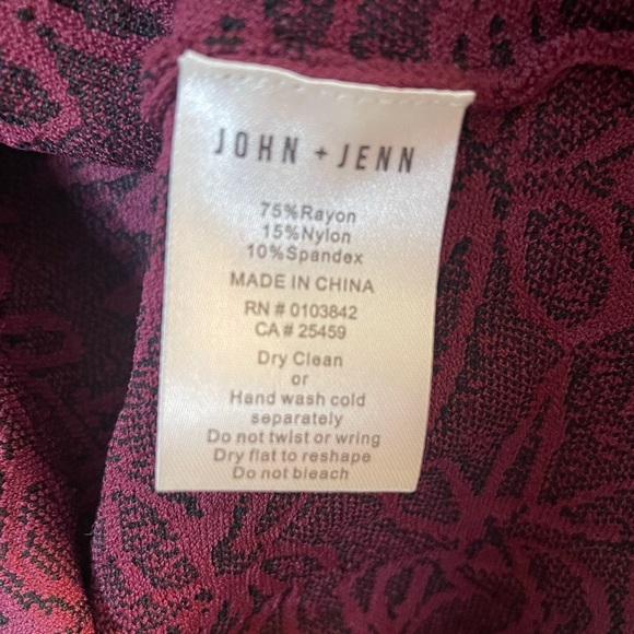 John + Jenn Cameron dress blackened berry floral stretch flare size small - Picture 8 of 8